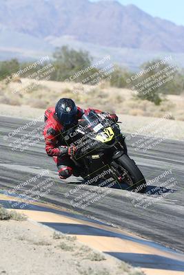 media/Dec-04-2025-Racers Edge (Thu) [[5ebc9f124d]]/3-B Group/3-Session 2 (Turn 7 Inside)/